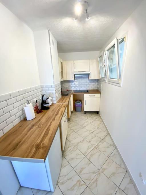 Appartement Spacieux 65M2, Avec Piscine Et Parking Fréjus エクステリア 写真