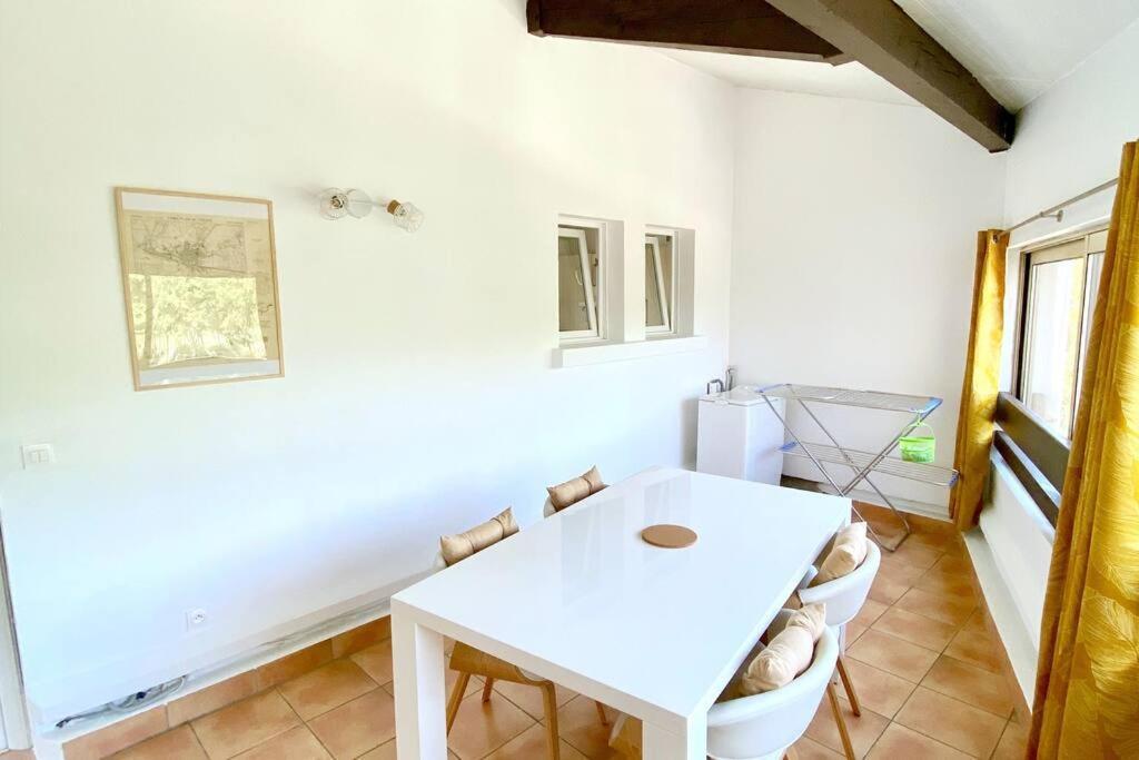 Appartement Spacieux 65M2, Avec Piscine Et Parking Fréjus エクステリア 写真